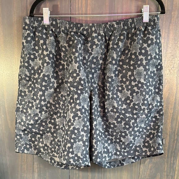 Quiksilver Swim Trunks Floral Patterned Black Gray Shorts Men's XL - Picture 1 of 5